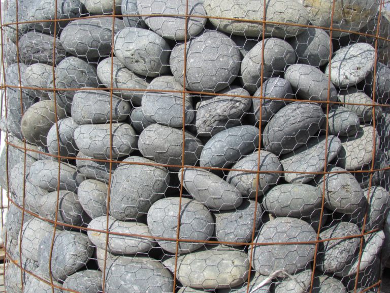 Black Beach Pebble - Pineapple 6